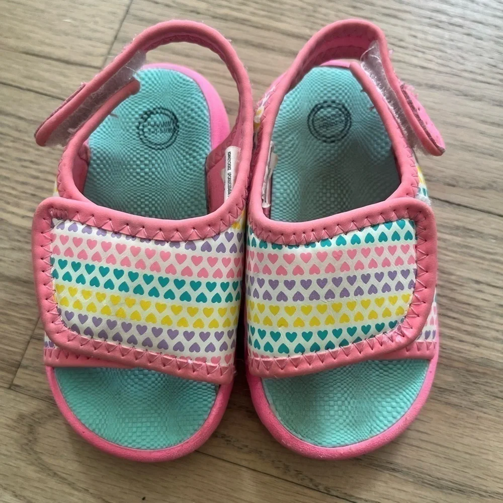 Baby Girl Water Foam Velcro sandals Sz 5 hearts pink blue